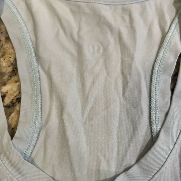 Lululemon tank top size 6 - Picture 6 of 7